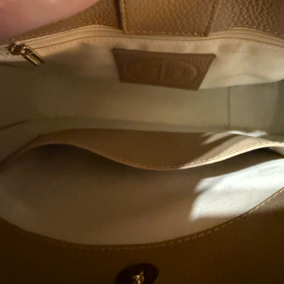 Tucker Tweed Middleton Messenger Bag - Picture 4 of 8